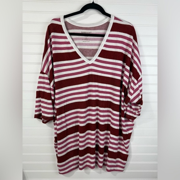 Super Soft by Torrid women’s red, white, pink short sleeved sweater tee. Size 4X - Picture 1 of 3